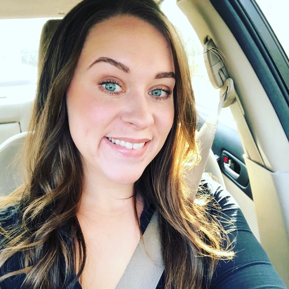 Meet your Posher, Erica - Picture 1 of 1